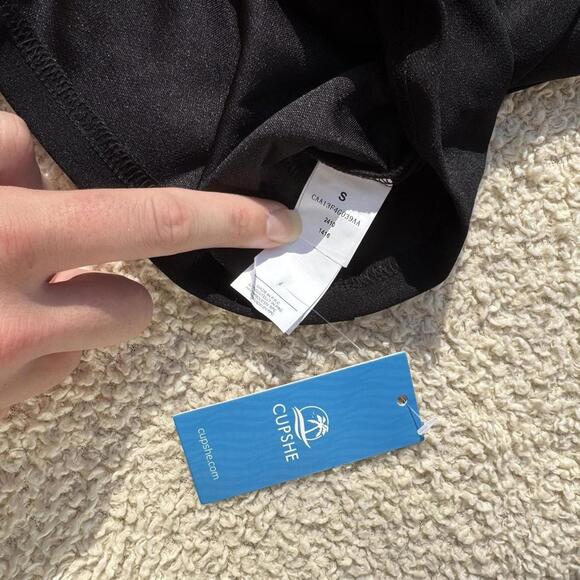 CupShe Black V-Neck Long Sleeve Blazer Romper Size SMALL NWT - Picture 4 of 6